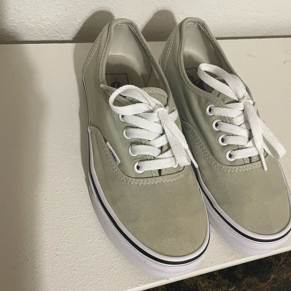 Desert sage Vans of the wall size 7.0 women
